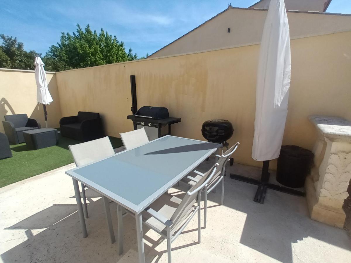 Villa Le Jardin des Tourterelles à Robion Extérieur photo