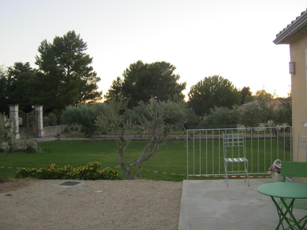 Villa Le Jardin des Tourterelles à Robion Extérieur photo