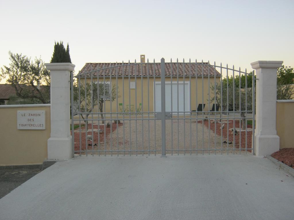 Villa Le Jardin des Tourterelles à Robion Extérieur photo